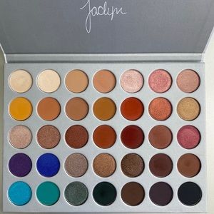 Jaclyn Hill vol 1 palette